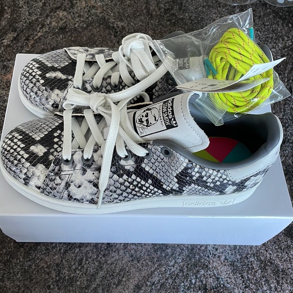 New snakeskin adidas Stan Smith - Picture 2 of 5